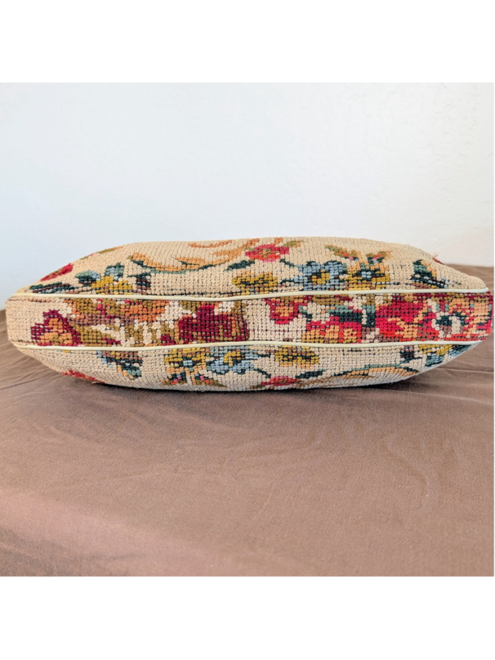Vintage Floral Needlepoint Tapestry Kiss Lock Handbag Cottagecore Carpet Bag - Picture 7 of 16